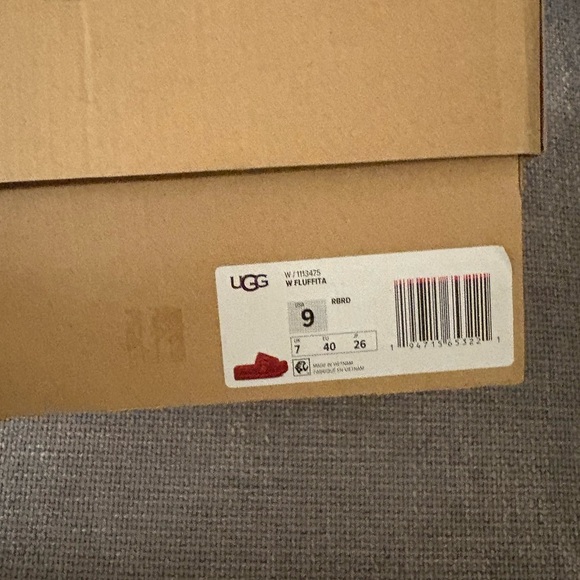 BNWT UGG Fluffita Platform Slides – Red – Size 9 - Picture 13 of 14